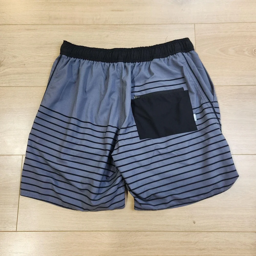 Vuori Trail Shorts Mens Medium Gray Stripe Elastic Waist Lined Trunks Quick Dry